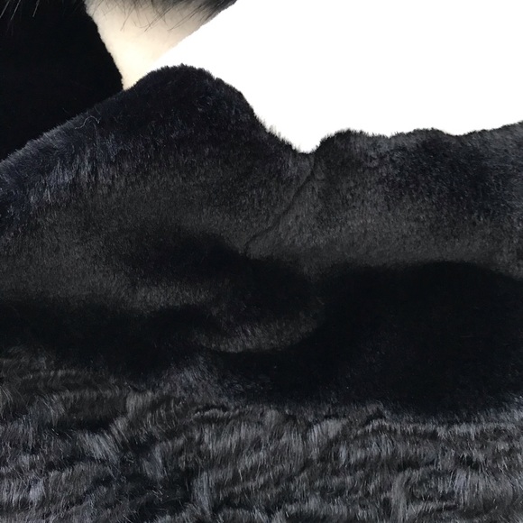 CeLeste by Bibhu fur cape black and white - Picture 8 of 13